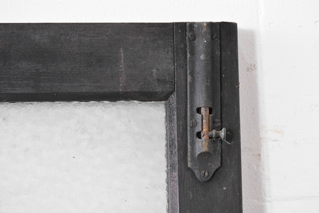 アンティーク建具　昭和初期　風合い豊かな木味が魅力のガラス扉1枚　(R-086053)