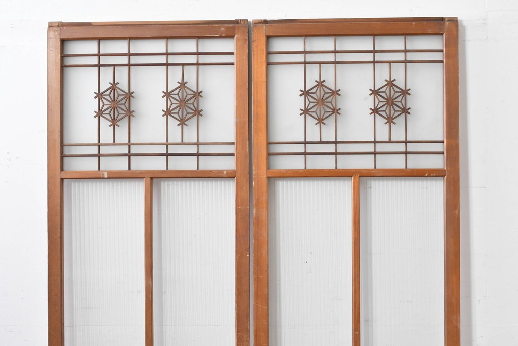 ヴィンテージ建具　昭和中期　組子細工が目を引く幅狭ガラス戸2枚セット　(R-086054)