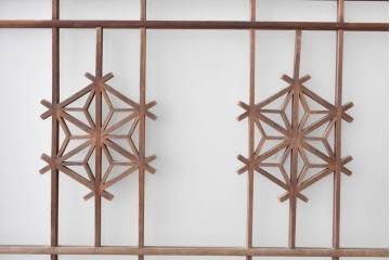 ヴィンテージ建具　昭和中期　組子細工が目を引く幅狭ガラス戸2枚セット　(R-086054)