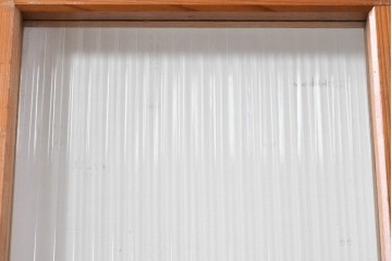 ヴィンテージ建具　昭和中期　組子細工が目を引く幅狭ガラス戸2枚セット　(R-086054)