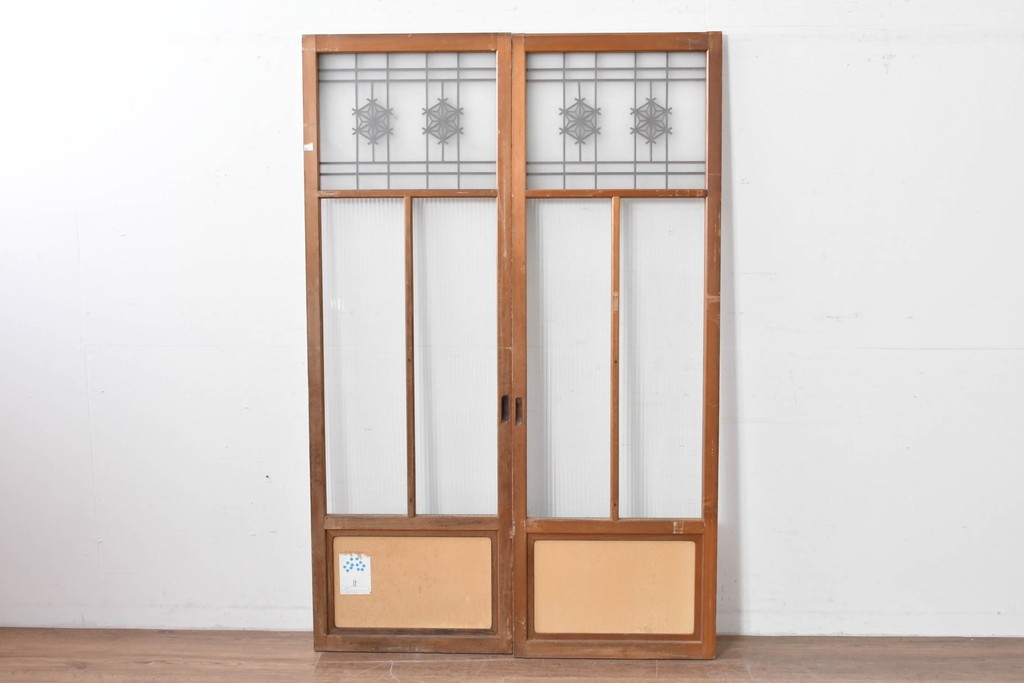 ヴィンテージ建具　昭和中期　組子細工が目を引く幅狭ガラス戸2枚セット　(R-086054)