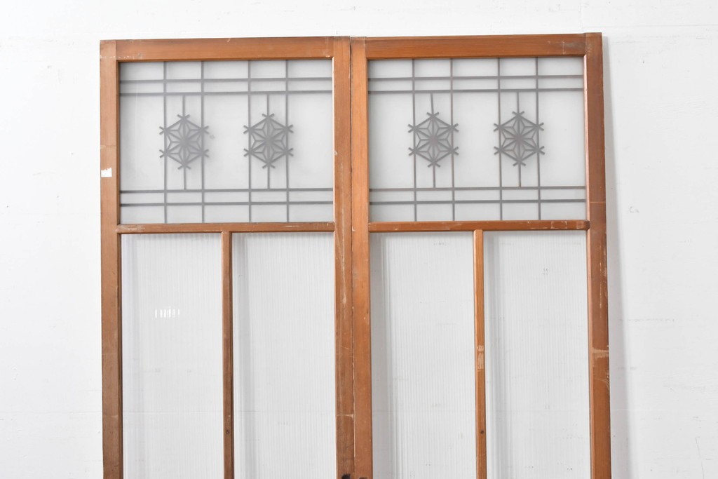 ヴィンテージ建具　昭和中期　組子細工が目を引く幅狭ガラス戸2枚セット　(R-086054)