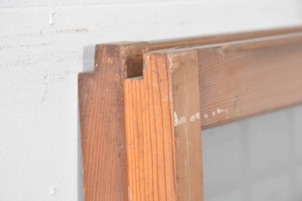 ヴィンテージ建具　昭和中期　組子細工が目を引く幅狭ガラス戸2枚セット　(R-086054)