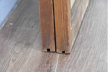 ヴィンテージ建具　昭和中期　組子細工が目を引く幅狭ガラス戸2枚セット　(R-086054)