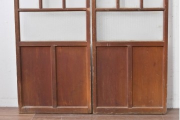 アンティーク建具　昭和初期から中期　すっきりとした素朴なデザインが印象的な幅狭ガラス戸2枚セット　(R-086055)