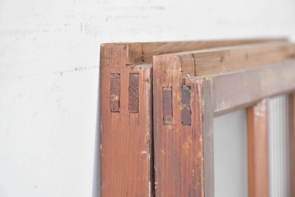 アンティーク建具　昭和初期から中期　すっきりとした素朴なデザインが印象的な幅狭ガラス戸2枚セット　(R-086055)