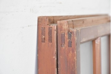 アンティーク建具　昭和初期から中期　すっきりとした素朴なデザインが印象的な幅狭ガラス戸2枚セット　(R-086055)