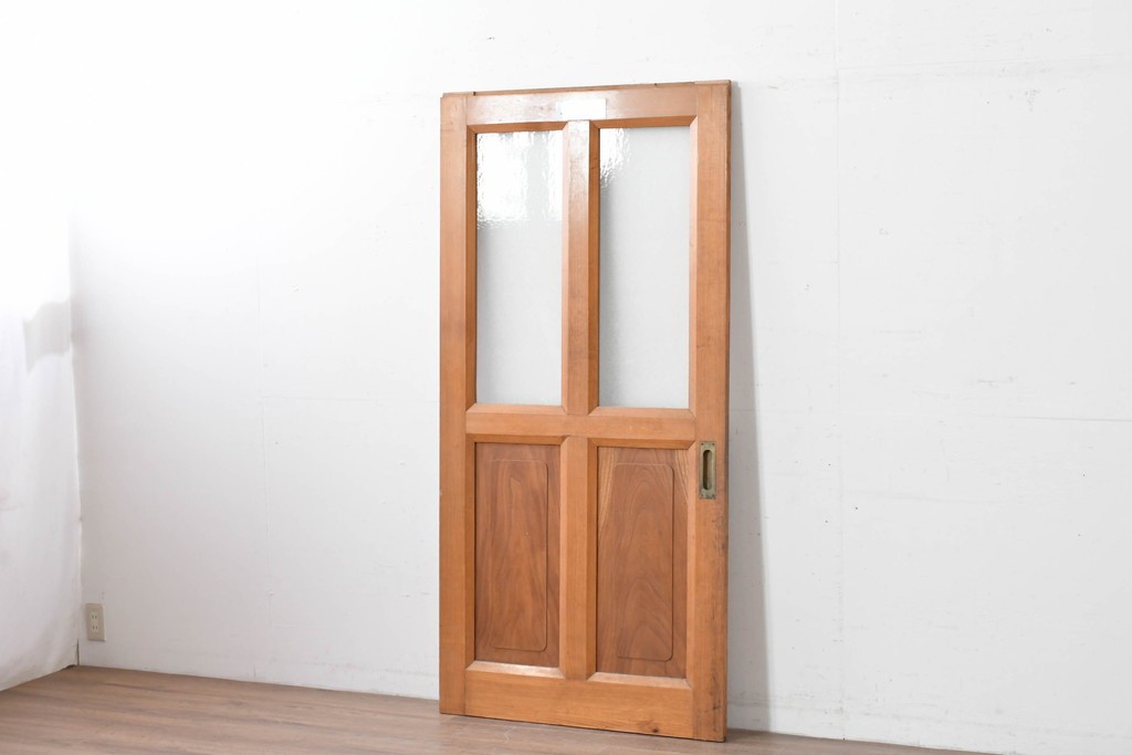 ヴィンテージ建具　昭和中期　腰板欅(ケヤキ)材　欅の風合いが楽しめるガラス戸1枚　(R-086057)