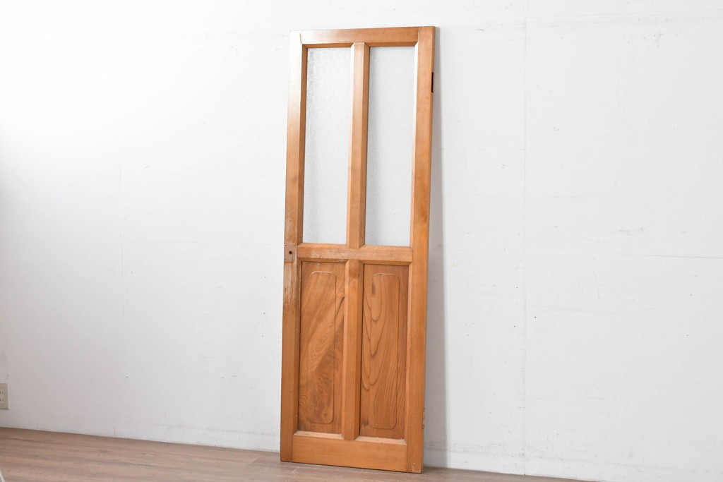 ヴィンテージ建具　昭和中期　腰板欅(ケヤキ)材　欅の風合いが楽しめるガラス扉1枚　(R-086058)
