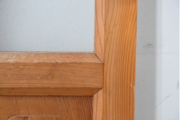 ヴィンテージ建具　昭和中期　腰板欅(ケヤキ)材　欅の風合いが楽しめるガラス扉1枚　(R-086058)