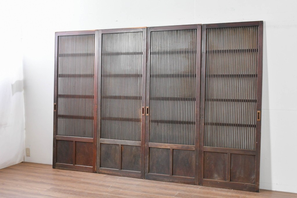 アンティーク建具　昭和初期　背高×幅狭　落ち着いた木味が魅力のガラス入り格子戸4枚セット　(R-086059)