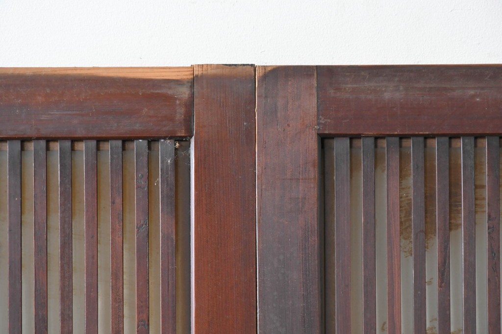 アンティーク建具　昭和初期　背高×幅狭　落ち着いた木味が魅力のガラス入り格子戸4枚セット　(R-086059)