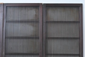 アンティーク建具　昭和初期　背高×幅狭　落ち着いた木味が魅力のガラス入り格子戸4枚セット　(R-086059)