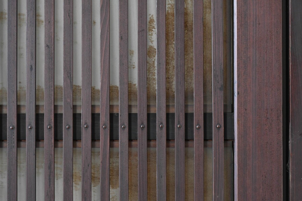 アンティーク建具　昭和初期　背高×幅狭　落ち着いた木味が魅力のガラス入り格子戸4枚セット　(R-086059)