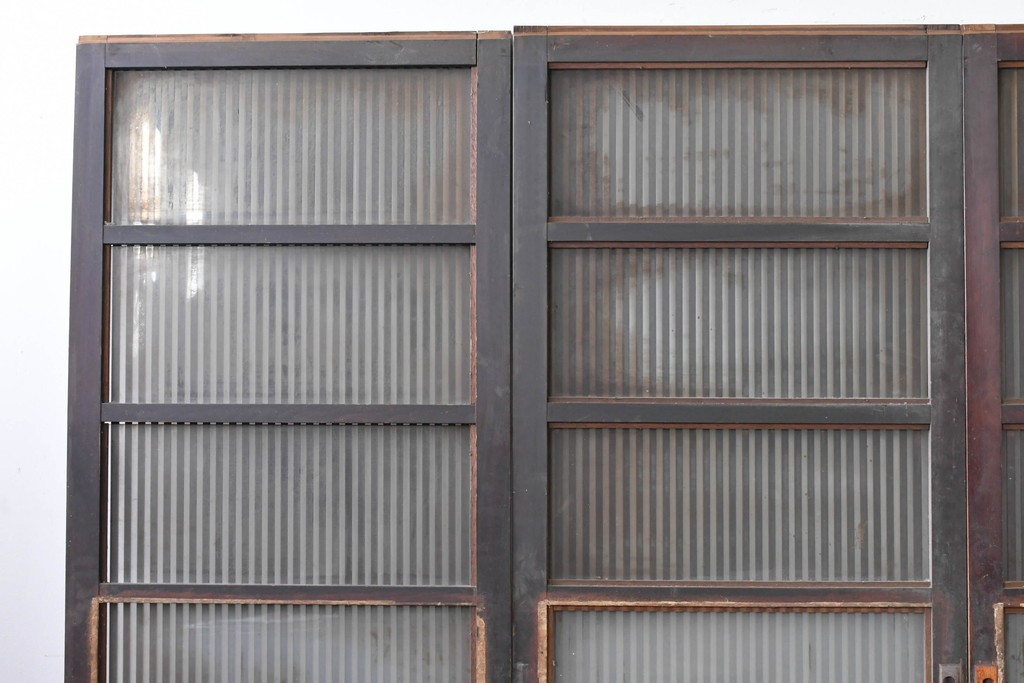 アンティーク建具　昭和初期　背高×幅狭　落ち着いた木味が魅力のガラス入り格子戸4枚セット　(R-086059)