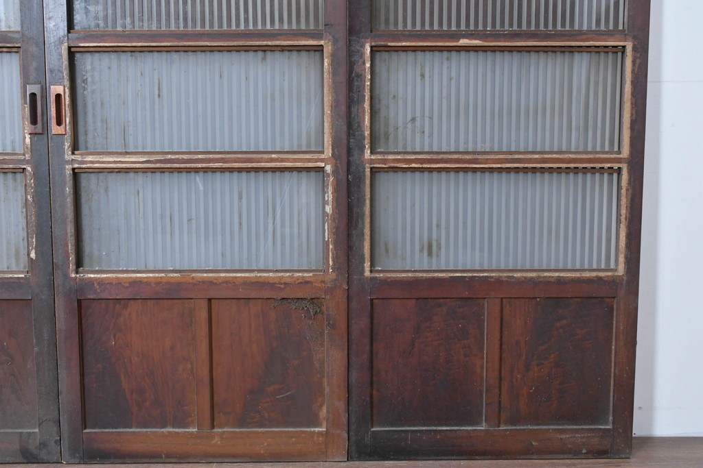 アンティーク建具　昭和初期　背高×幅狭　落ち着いた木味が魅力のガラス入り格子戸4枚セット　(R-086059)