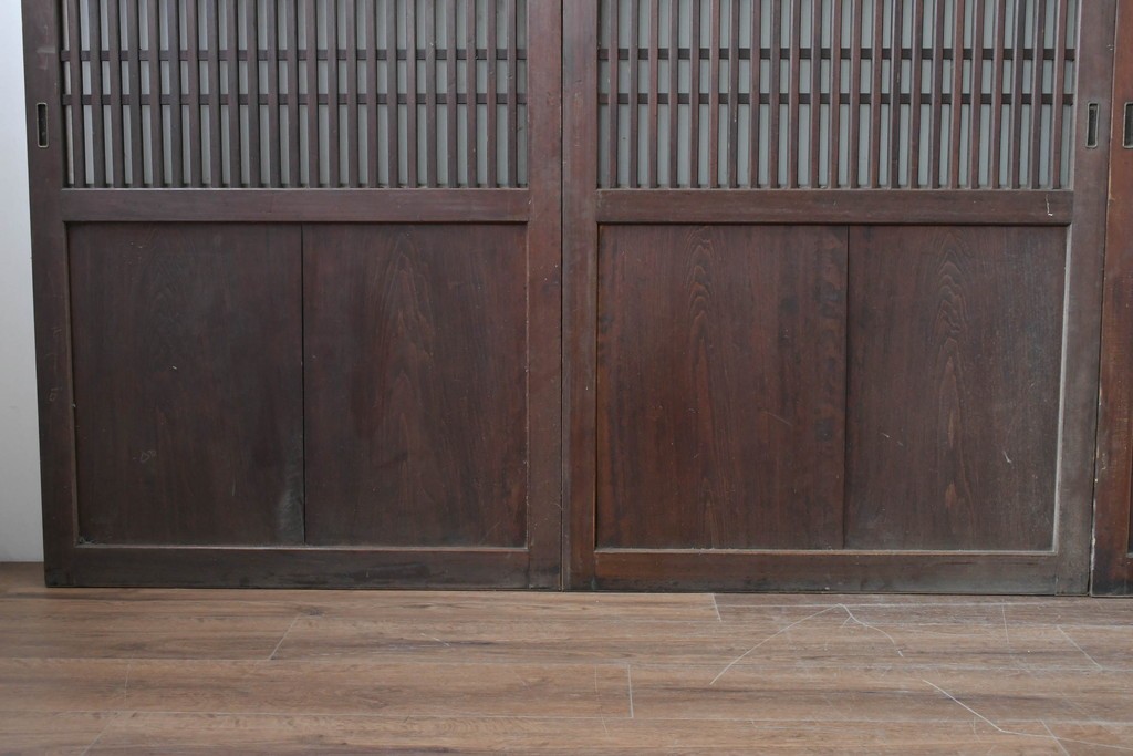 アンティーク建具　大正期　深みのある色味と格子帯が目を引くガラス入り格子帯戸4枚セット　(R-086060)