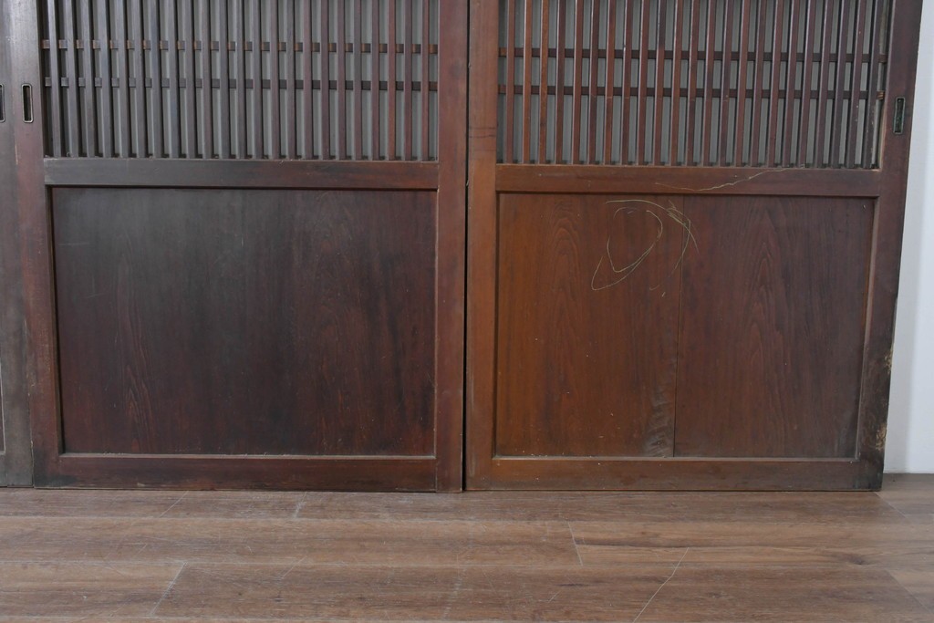 アンティーク建具　大正期　深みのある色味と格子帯が目を引くガラス入り格子帯戸4枚セット　(R-086060)