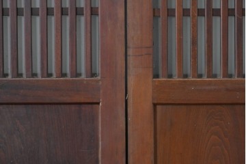 アンティーク建具　大正期　深みのある色味と格子帯が目を引くガラス入り格子帯戸4枚セット　(R-086060)
