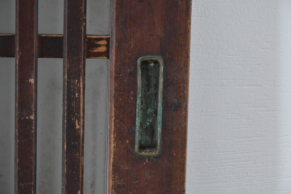 アンティーク建具　大正期　深みのある色味と格子帯が目を引くガラス入り格子帯戸4枚セット　(R-086060)