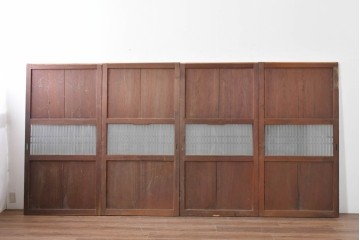 アンティーク建具　大正期　深みのある色味と格子帯が目を引くガラス入り格子帯戸4枚セット　(R-086060)