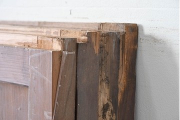 アンティーク建具　大正期　深みのある色味と格子帯が目を引くガラス入り格子帯戸4枚セット　(R-086060)