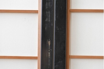 ヴィンテージ建具　昭和中期　高級品‼　腰板黒柿材　枠漆塗り　黒柿材ならではの個性的な杢目が目を引く雪見障子戸4枚セット　(R-086061)