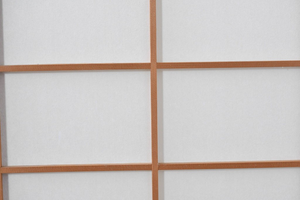 ヴィンテージ建具　昭和中期　高級品‼　腰板黒柿材　枠漆塗り　黒柿材ならではの個性的な杢目が目を引く雪見障子戸4枚セット　(R-086061)