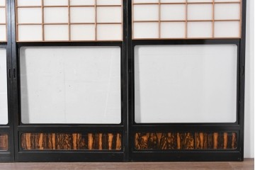 ヴィンテージ建具　昭和中期　高級品‼　腰板黒柿材　枠漆塗り　黒柿材ならではの個性的な杢目が目を引く雪見障子戸4枚セット　(R-086061)