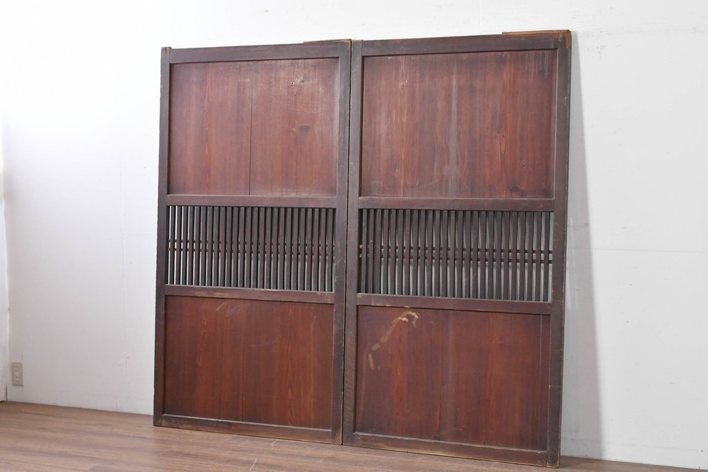 和製アンティーク　明治から大正期　時代を感じる木味と格子が味わい深い格子帯戸2枚セット　(R-086062)