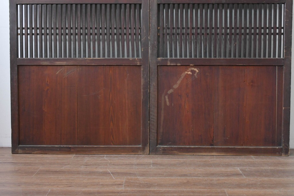 和製アンティーク　明治から大正期　時代を感じる木味と格子が味わい深い格子帯戸2枚セット　(R-086062)