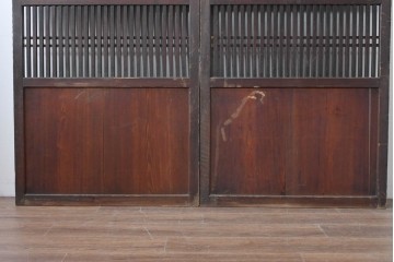 和製アンティーク　明治から大正期　時代を感じる木味と格子が味わい深い格子帯戸2枚セット　(R-086062)