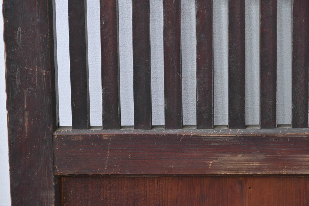 和製アンティーク　明治から大正期　時代を感じる木味と格子が味わい深い格子帯戸2枚セット　(R-086062)