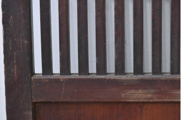和製アンティーク　明治から大正期　時代を感じる木味と格子が味わい深い格子帯戸2枚セット　(R-086062)