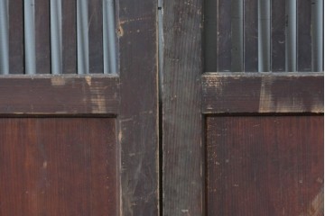 和製アンティーク　明治から大正期　時代を感じる木味と格子が味わい深い格子帯戸2枚セット　(R-086062)