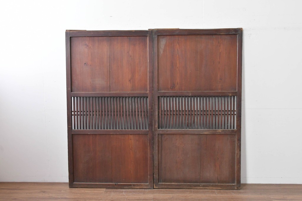 和製アンティーク　明治から大正期　時代を感じる木味と格子が味わい深い格子帯戸2枚セット　(R-086062)