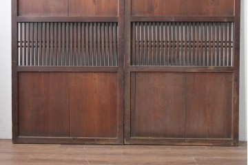和製アンティーク　明治から大正期　時代を感じる木味と格子が味わい深い格子帯戸2枚セット　(R-086062)