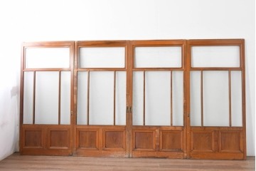 ヴィンテージ建具　昭和中期　レトロなガラス使いが魅力のガラス戸4枚セット　(R-086063)