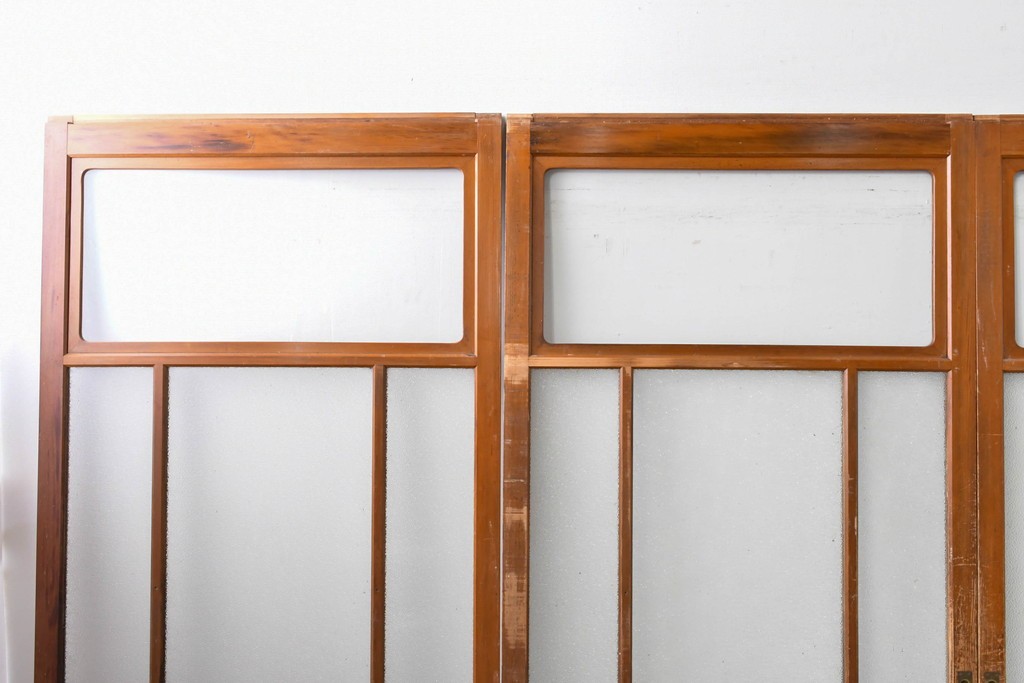 ヴィンテージ建具　昭和中期　レトロなガラス使いが魅力のガラス戸4枚セット　(R-086063)