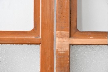 ヴィンテージ建具　昭和中期　レトロなガラス使いが魅力のガラス戸4枚セット　(R-086063)