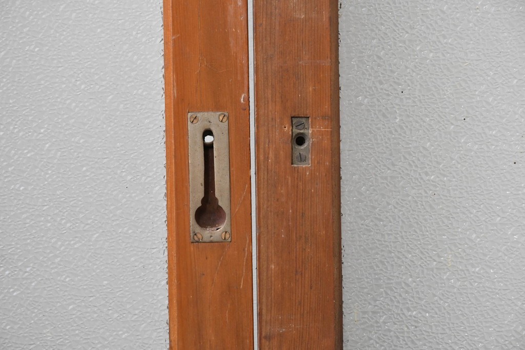 ヴィンテージ建具　昭和中期　レトロなガラス使いが魅力のガラス戸4枚セット　(R-086063)