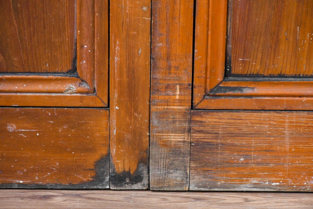 ヴィンテージ建具　昭和中期　レトロなガラス使いが魅力のガラス戸4枚セット　(R-086063)