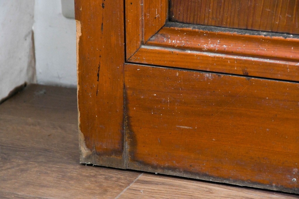 ヴィンテージ建具　昭和中期　レトロなガラス使いが魅力のガラス戸4枚セット　(R-086063)