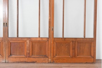 ヴィンテージ建具　昭和中期　レトロなガラス使いが魅力のガラス戸4枚セット　(R-086063)
