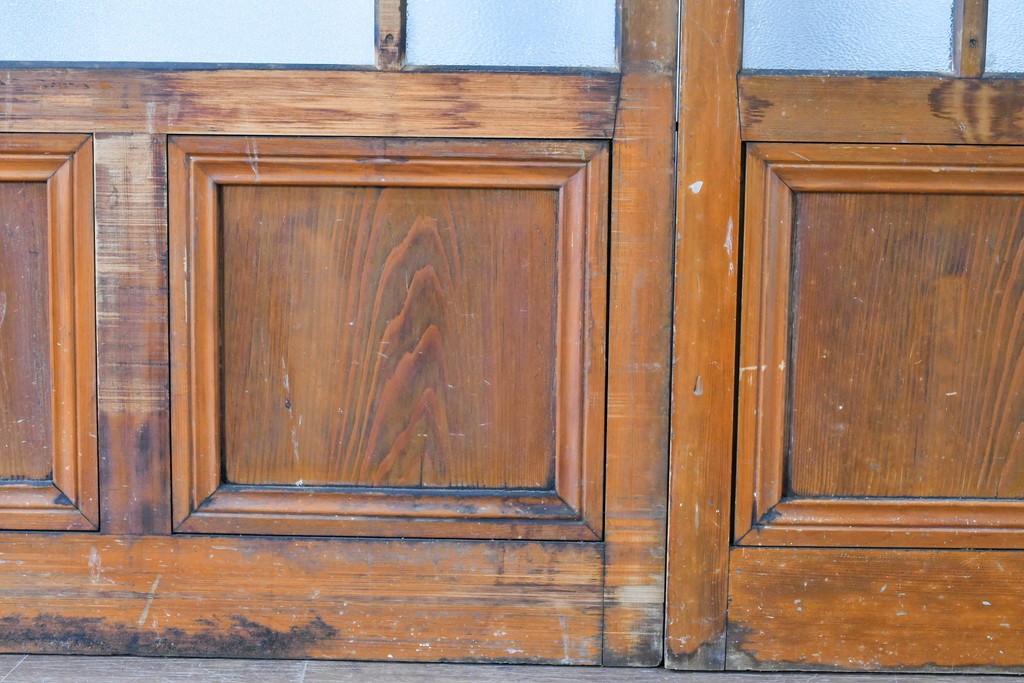 ヴィンテージ建具　昭和中期　レトロなガラス使いが魅力のガラス戸4枚セット　(R-086063)