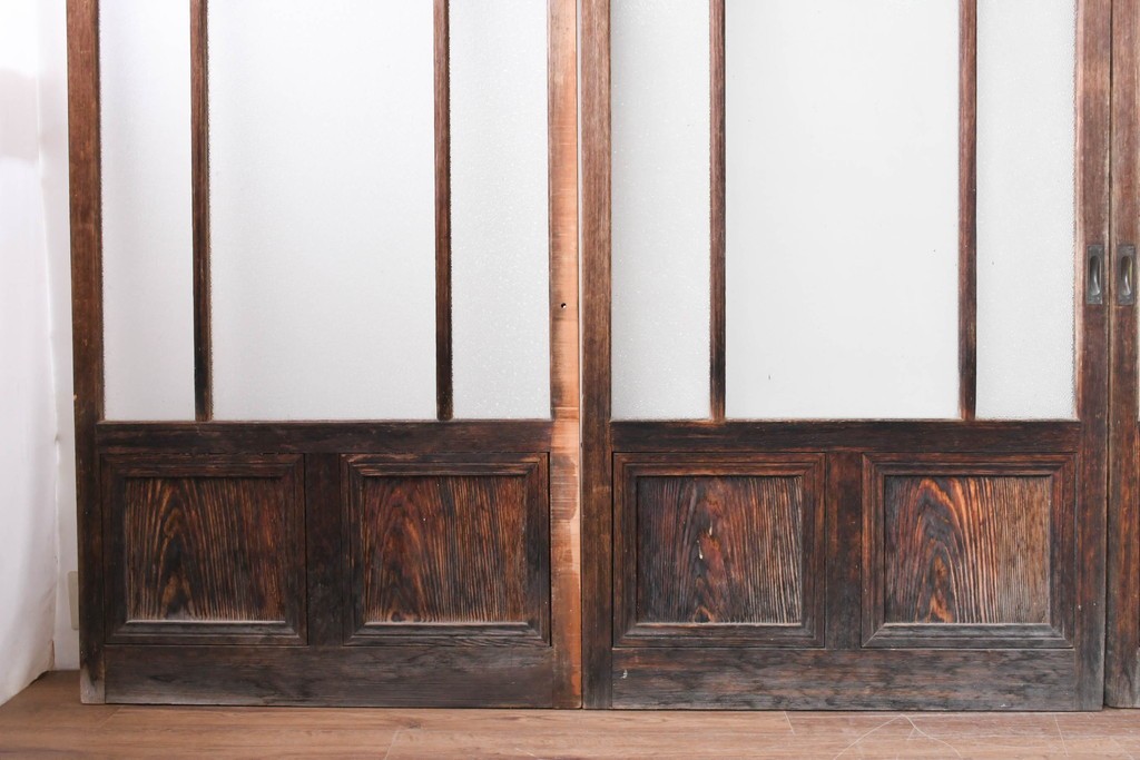 ヴィンテージ建具　昭和中期　レトロなガラス使いが魅力のガラス戸4枚セット　(R-086063)