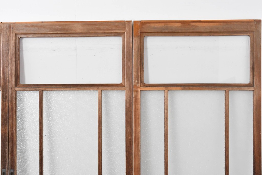 ヴィンテージ建具　昭和中期　レトロなガラス使いが魅力のガラス戸4枚セット　(R-086063)