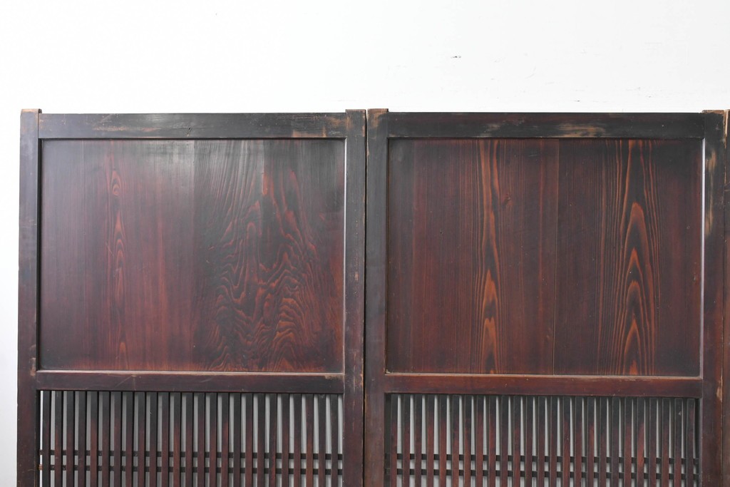アンティーク建具　明治から大正期　深みのある色合いと格子が趣を添える格子帯戸4枚セット　(R-086064)