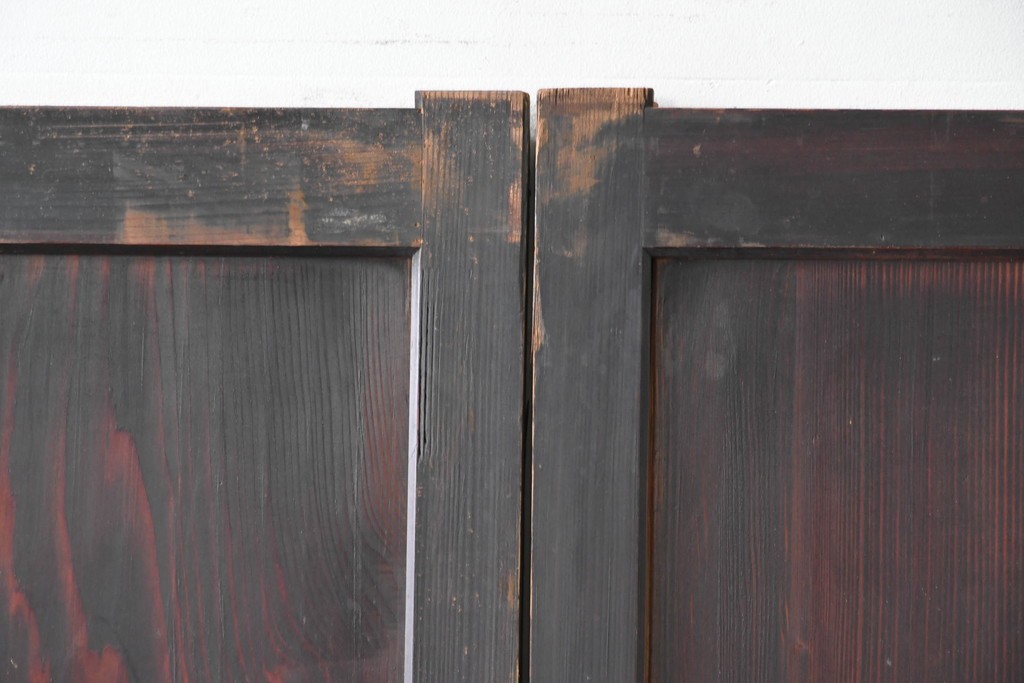 アンティーク建具　明治から大正期　深みのある色合いと格子が趣を添える格子帯戸4枚セット　(R-086064)