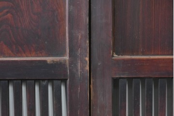 アンティーク建具　明治から大正期　深みのある色合いと格子が趣を添える格子帯戸4枚セット　(R-086064)